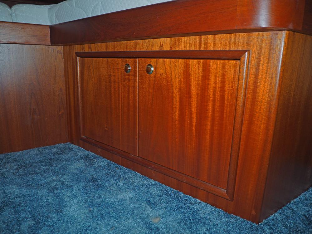 Cabin en avant, H&eacute;bergements